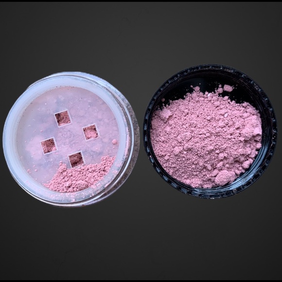 LAYEVE Other - KissMe Mineral Blush